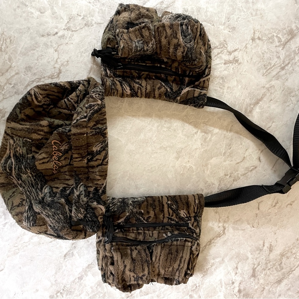 Cabelas camouflage hunting pack for waist band area